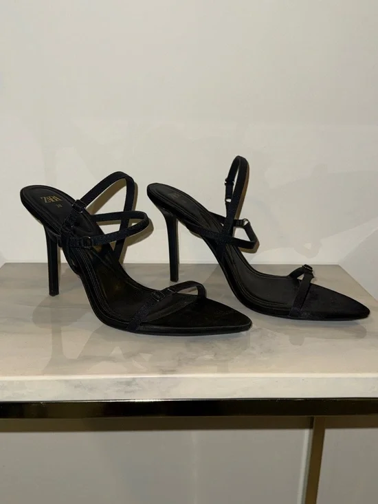 Zara Black Strappy Pointed-Heel Sandals - Picture 2 of 4